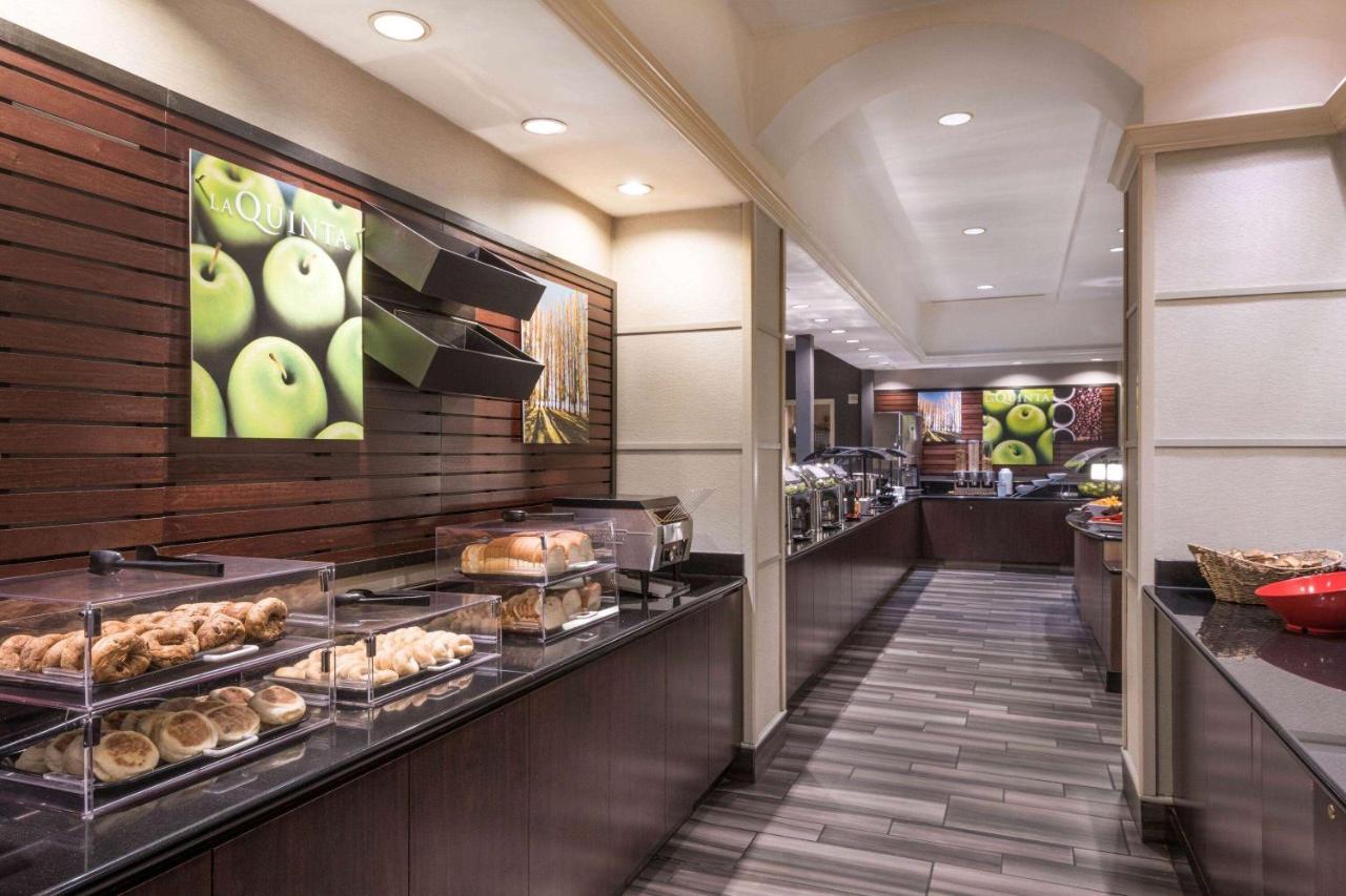 La Quinta Inn & Suites By Wyndham San Antonio Riverwalk Экстерьер фото