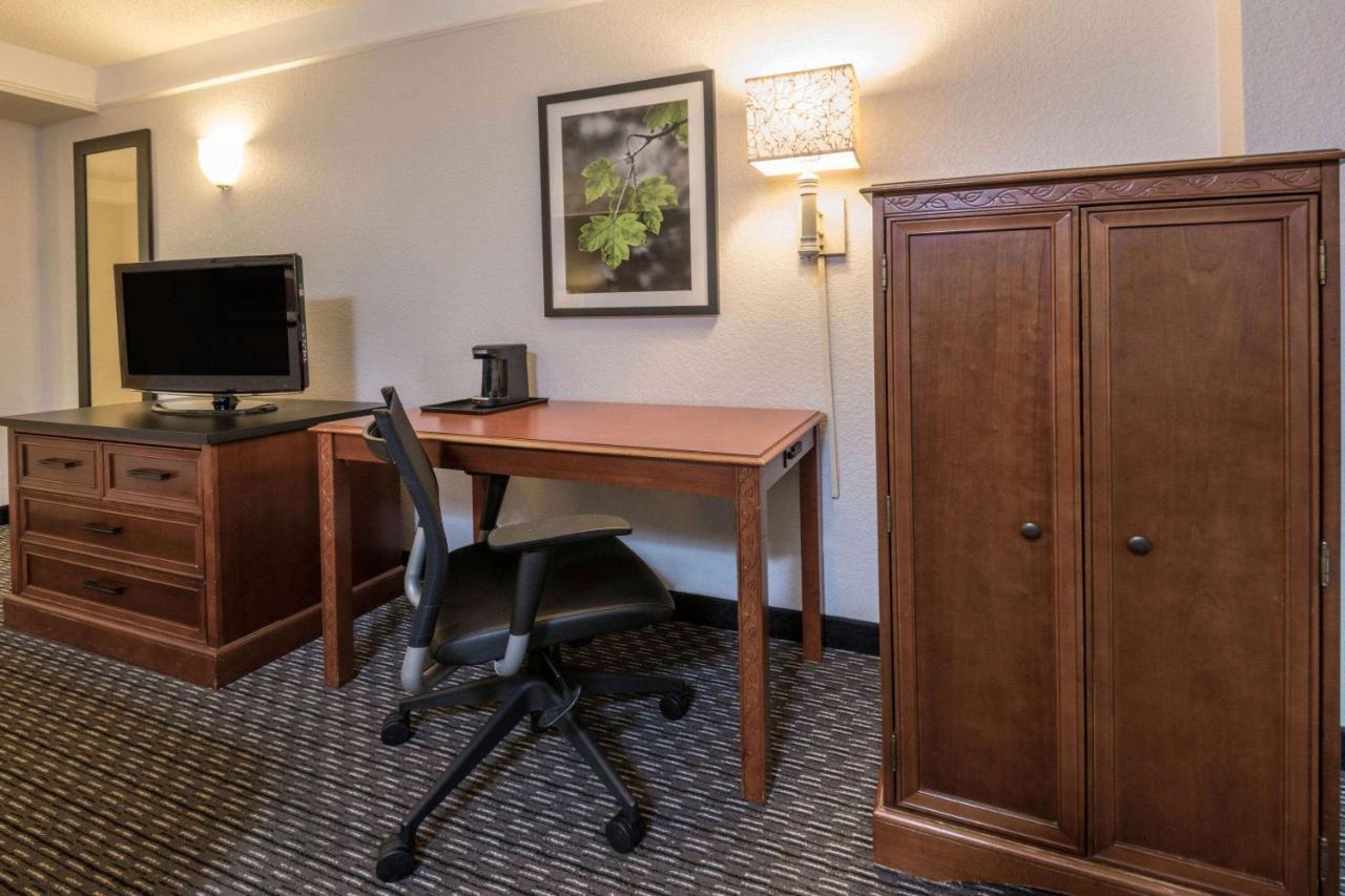 La Quinta Inn & Suites By Wyndham San Antonio Riverwalk Экстерьер фото