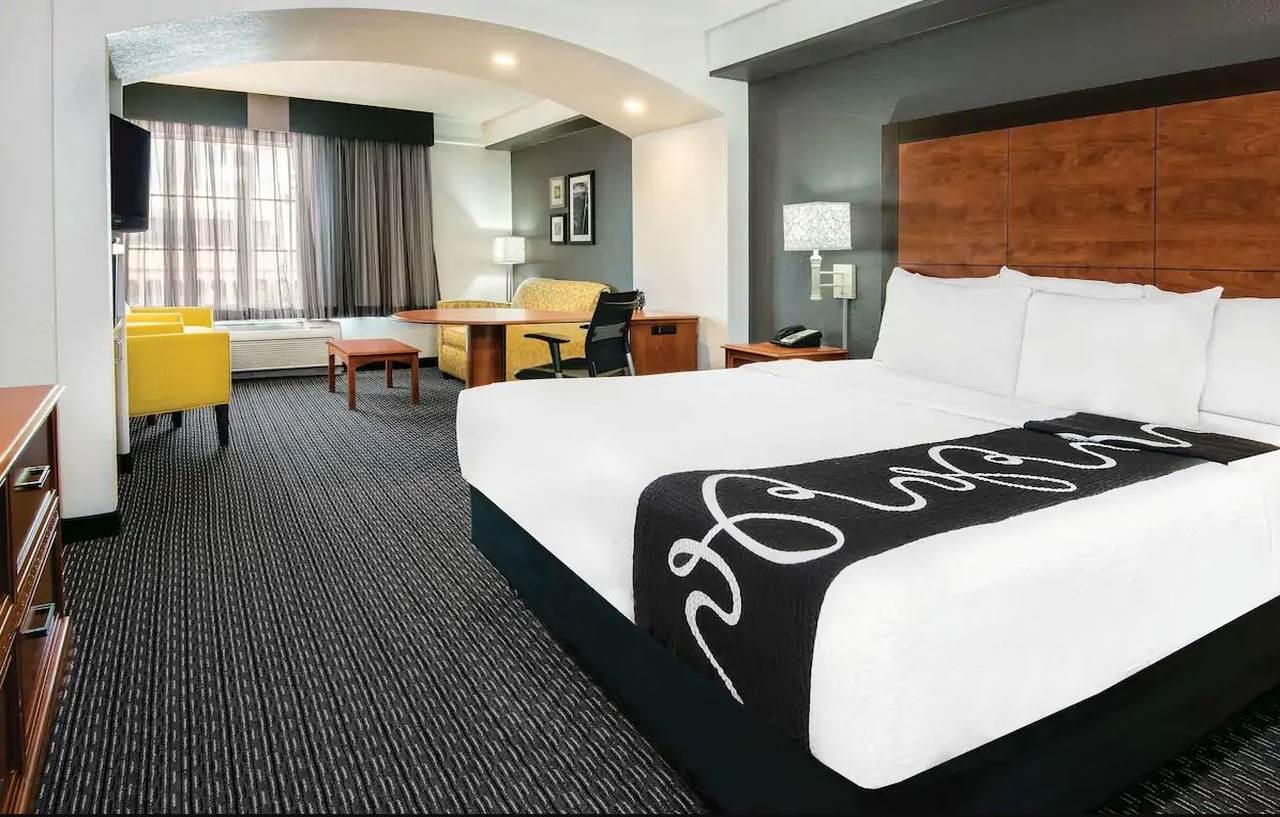 La Quinta Inn & Suites By Wyndham San Antonio Riverwalk Экстерьер фото