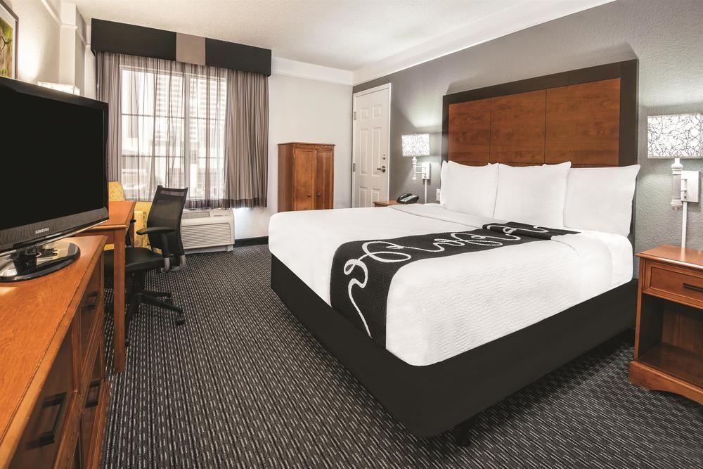 La Quinta Inn & Suites By Wyndham San Antonio Riverwalk Экстерьер фото